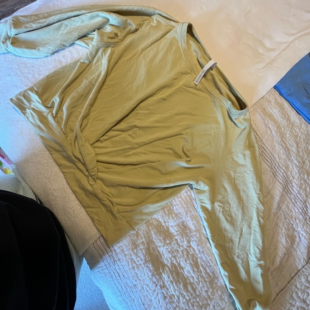 Lululemon sweatshirt